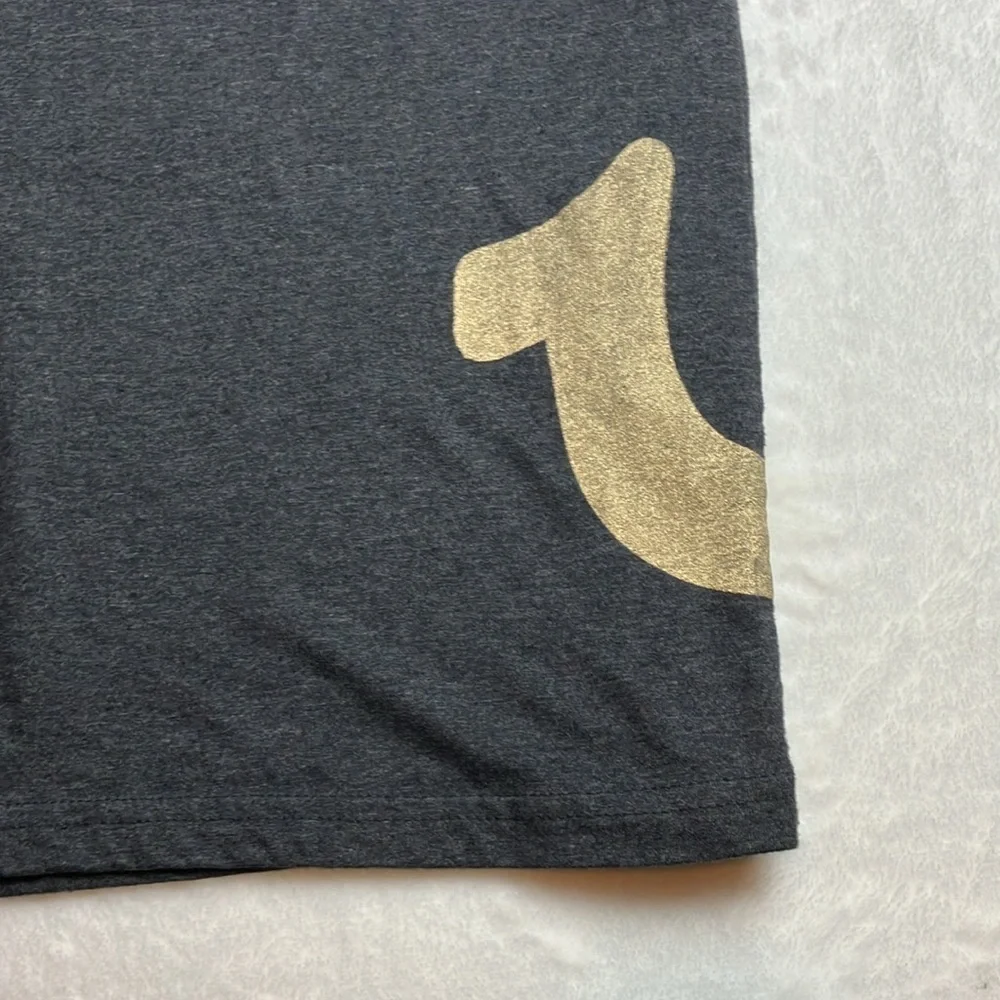 True Religion Men’s T-shirt Gray Gold size medium